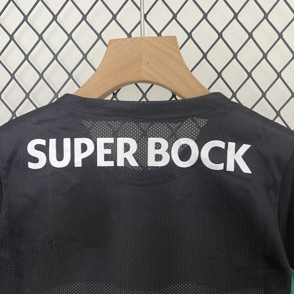 Conjunto infantil  Sporting Clube 24/25 Local - Imagen 3